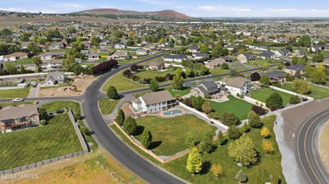 $895,000 | 98303 East Ridgeview Drive, Kennewick, WA 99338