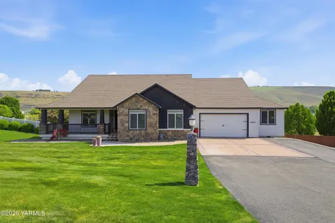 $895,000 | 98303 East Ridgeview Drive, Kennewick, WA 99338