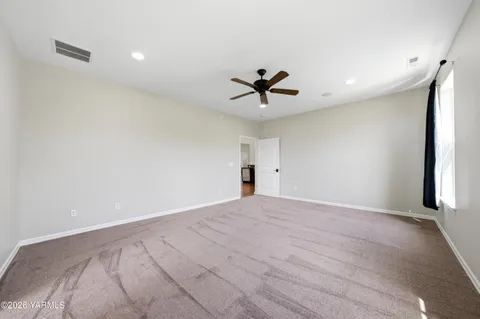$895,000 | 98303 East Ridgeview Drive, Kennewick, WA 99338