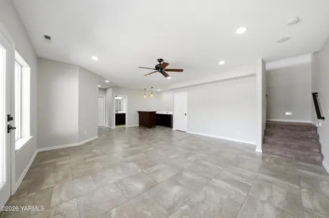 $895,000 | 98303 East Ridgeview Drive, Kennewick, WA 99338