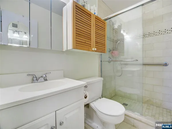 $380,000 | 250 Gorge Road, Unit 22F, Cliffside Park, NJ 07010
