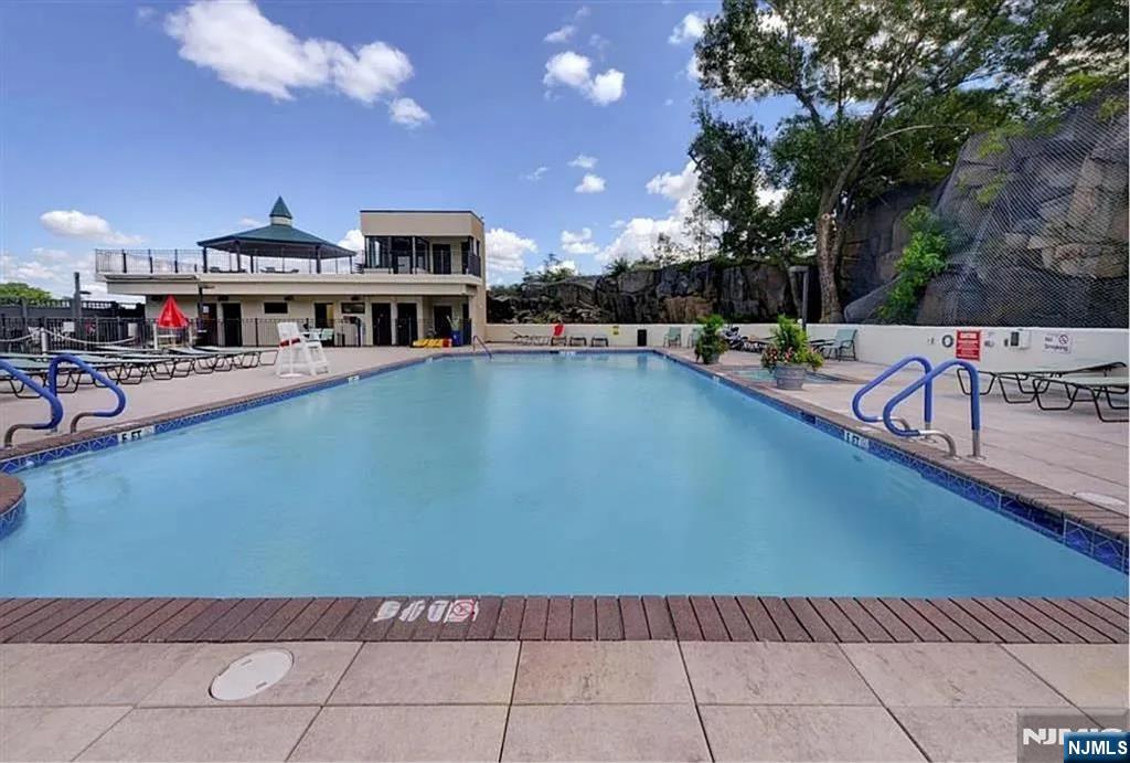 250 Gorge Road, Unit 22F Cliffside Park, NJ 07010 - Photo 23 of 29