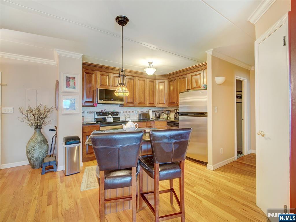 250 Gorge Road, Unit 22F Cliffside Park, NJ 07010 - Photo 7 of 29