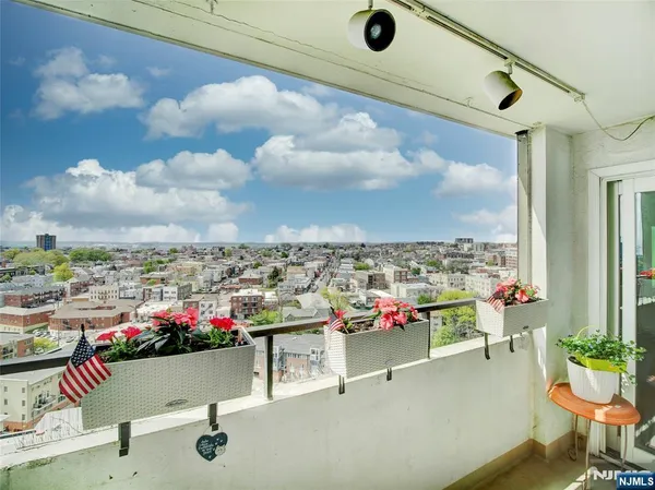 $380,000 | 250 Gorge Road, Unit 22F, Cliffside Park, NJ 07010