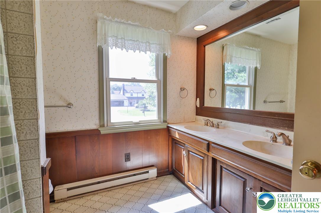 710 Wedgewood Road Bethlehem, PA 18017 - Photo 28 of 39 Gallery Image 28