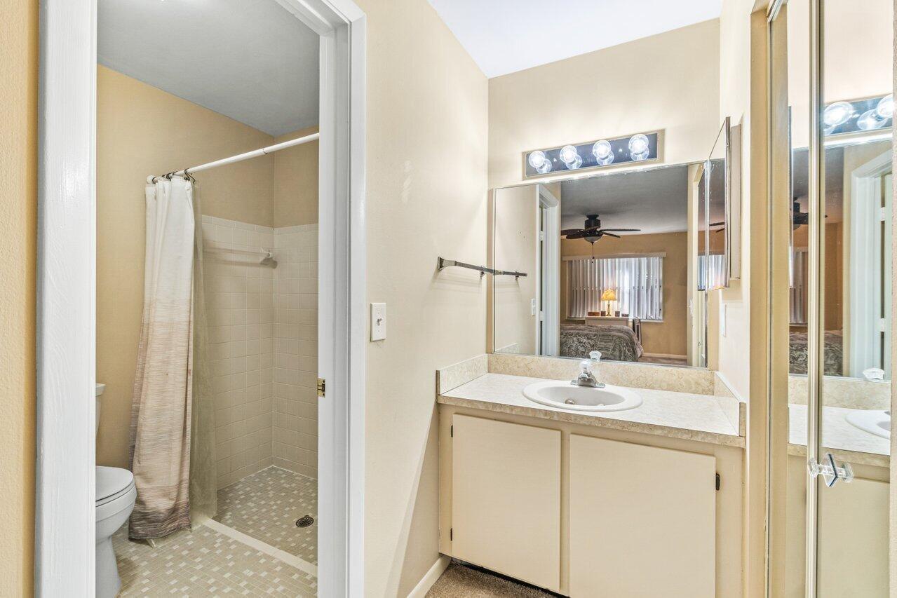 130 Moccasin Trail South Jupiter, FL 33458 - Photo 13 of 29 Master Bathroom