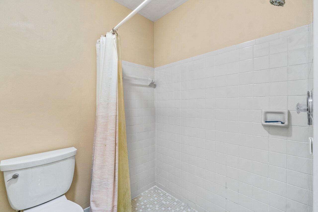 130 Moccasin Trail South Jupiter, FL 33458 - Photo 14 of 29 Master Bathroom (2)