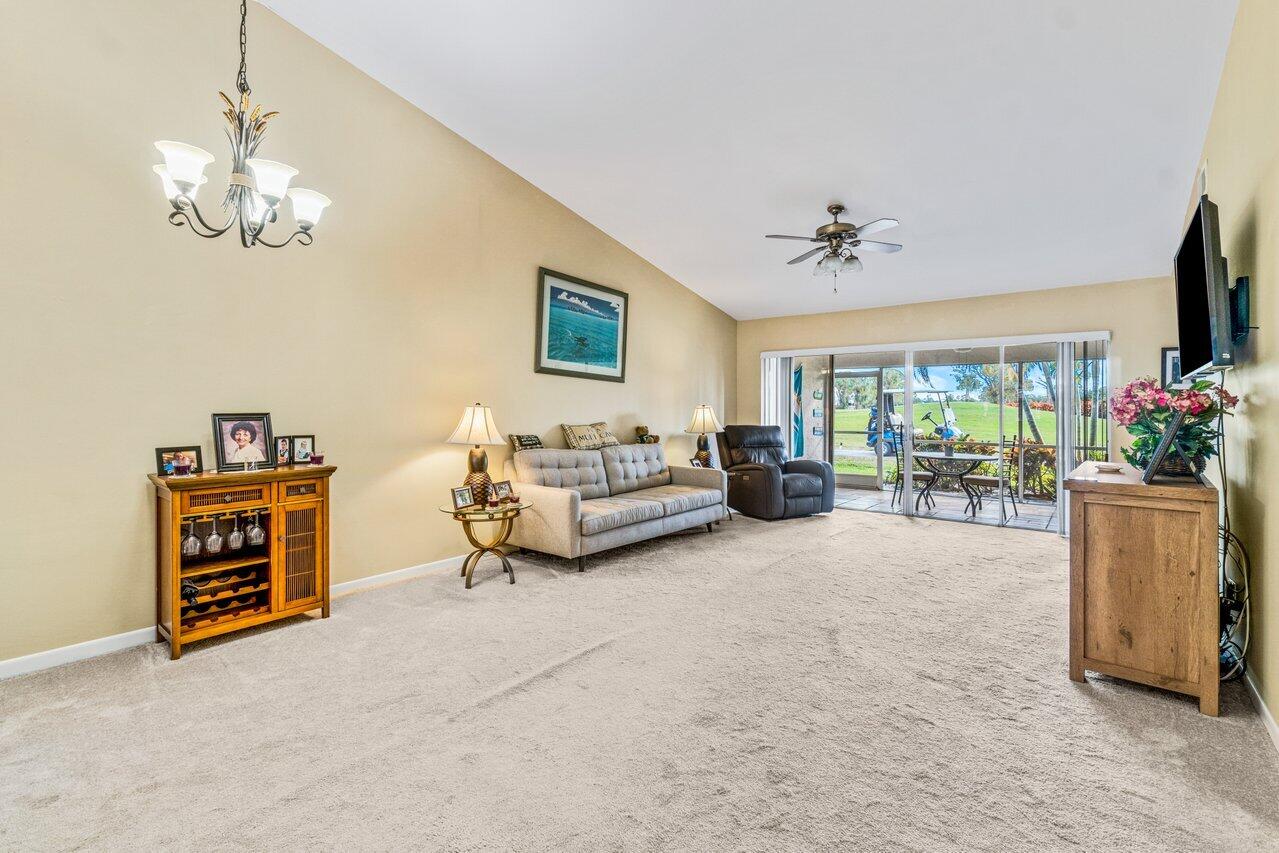130 Moccasin Trail South Jupiter, FL 33458 - Photo 6 of 29 Living
