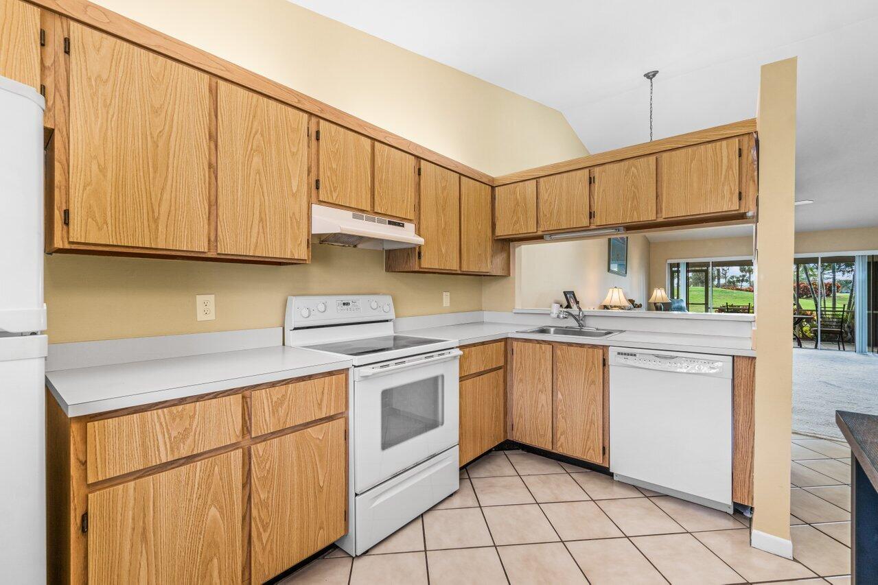 130 Moccasin Trail South Jupiter, FL 33458 - Photo 10 of 29 Kitchen (3)