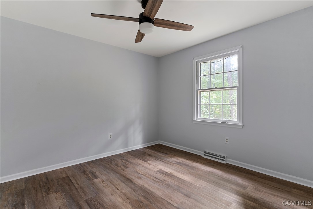 15609 Rowlett Road Chesterfield, VA 23838 - Photo 17 of 28
