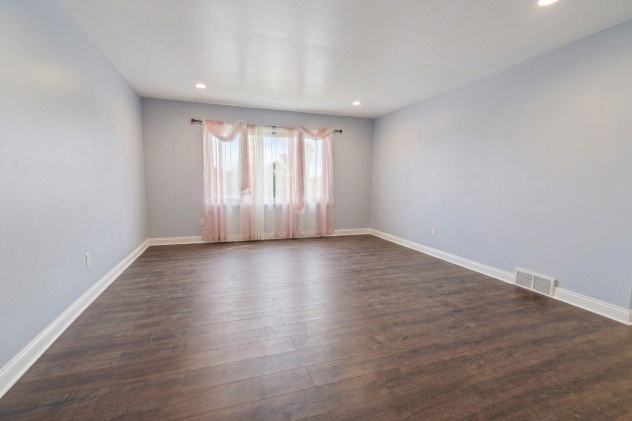 1017 9th Street, Unit 8 Harvard, IL 60033 - Photo 2 of 8
