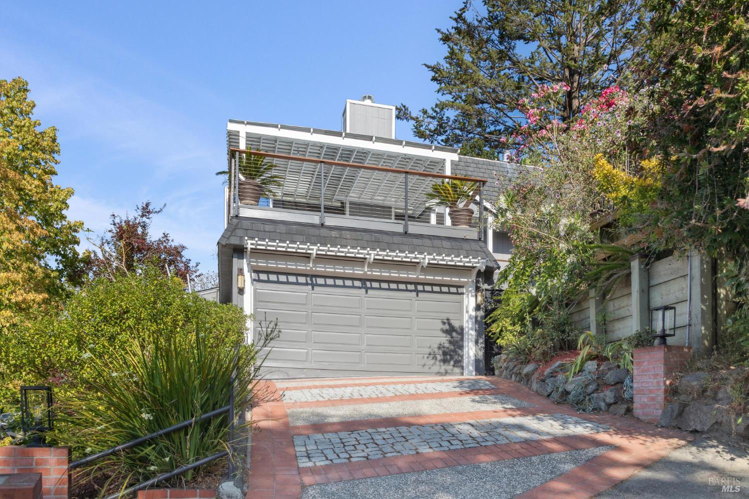 347 Jewell Street San Rafael, CA 94901 - Photo 6 of 61 a view of a building