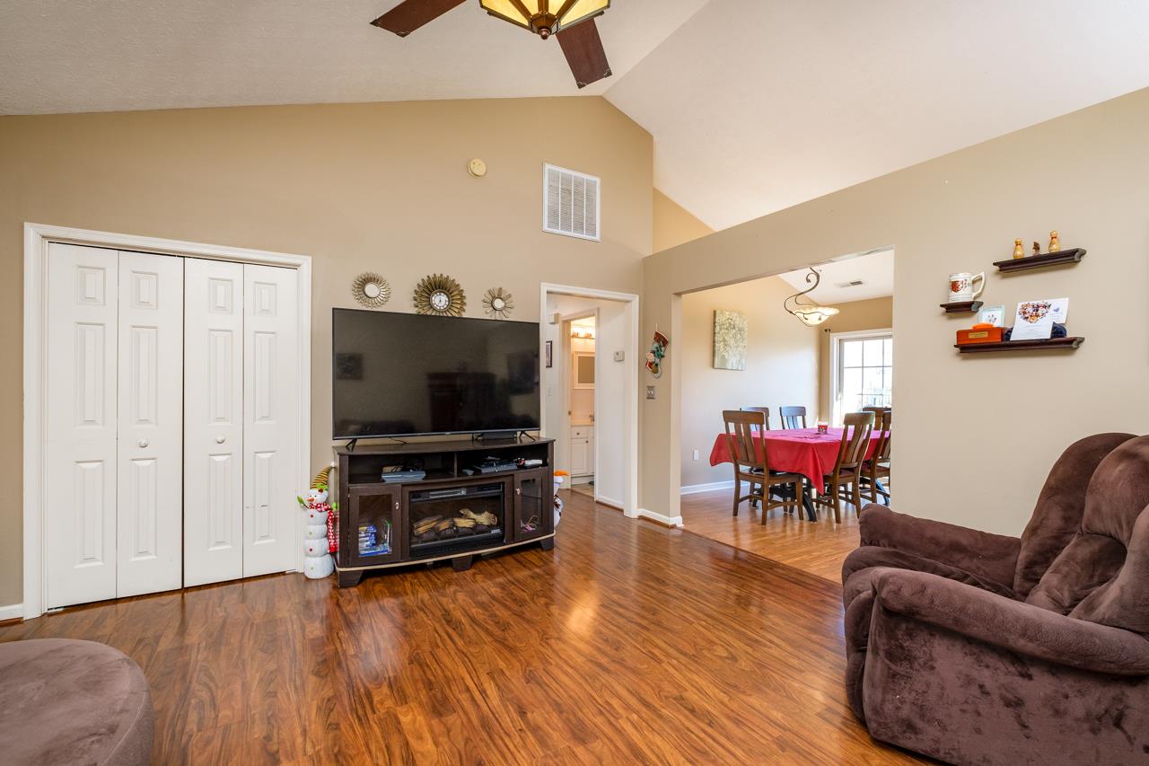 204 Inglecress Road Waynesboro, VA 22980 - Photo 3 of 38 Gallery Image 3