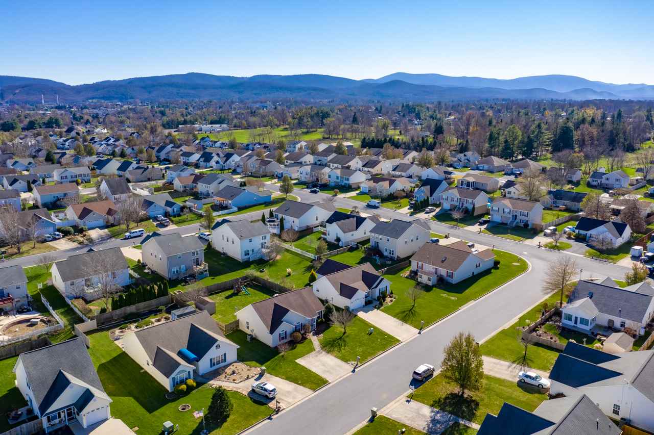 204 Inglecress Road Waynesboro, VA 22980 - Photo 35 of 38 Gallery Image 35