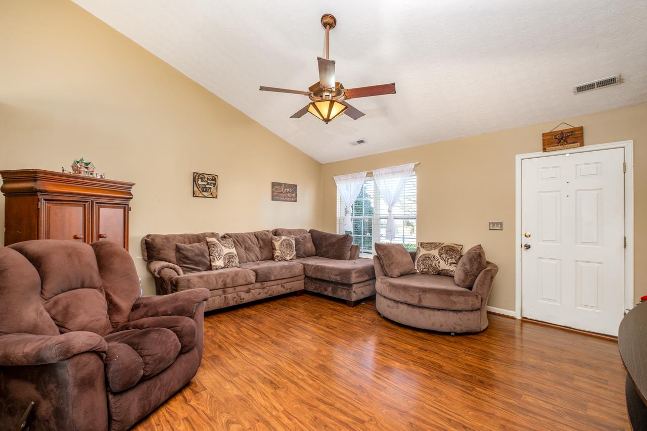 204 Inglecress Road Waynesboro, VA 22980 - Photo 4 of 38 Gallery Image 4