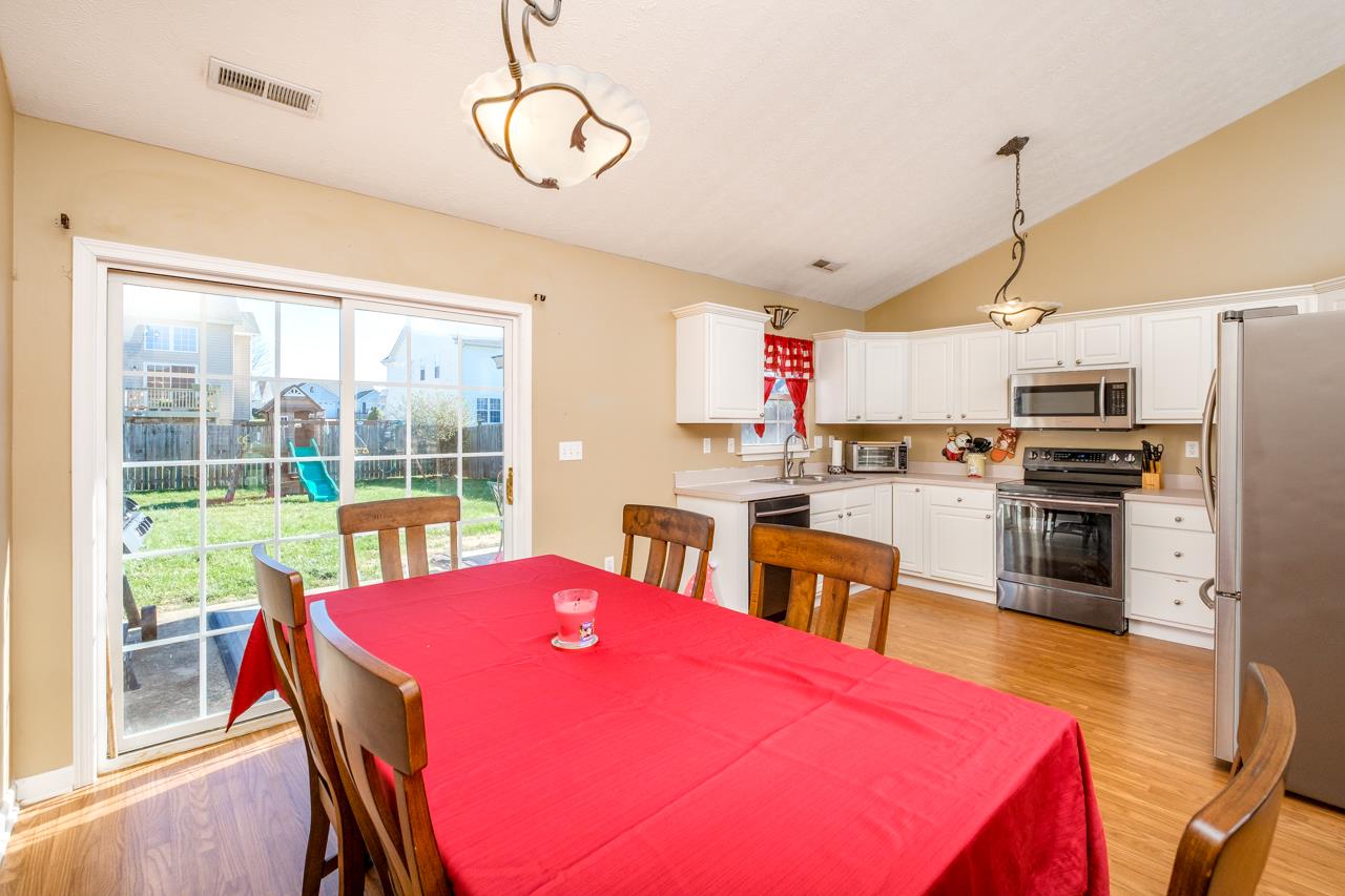 204 Inglecress Road Waynesboro, VA 22980 - Photo 7 of 38 Gallery Image 7