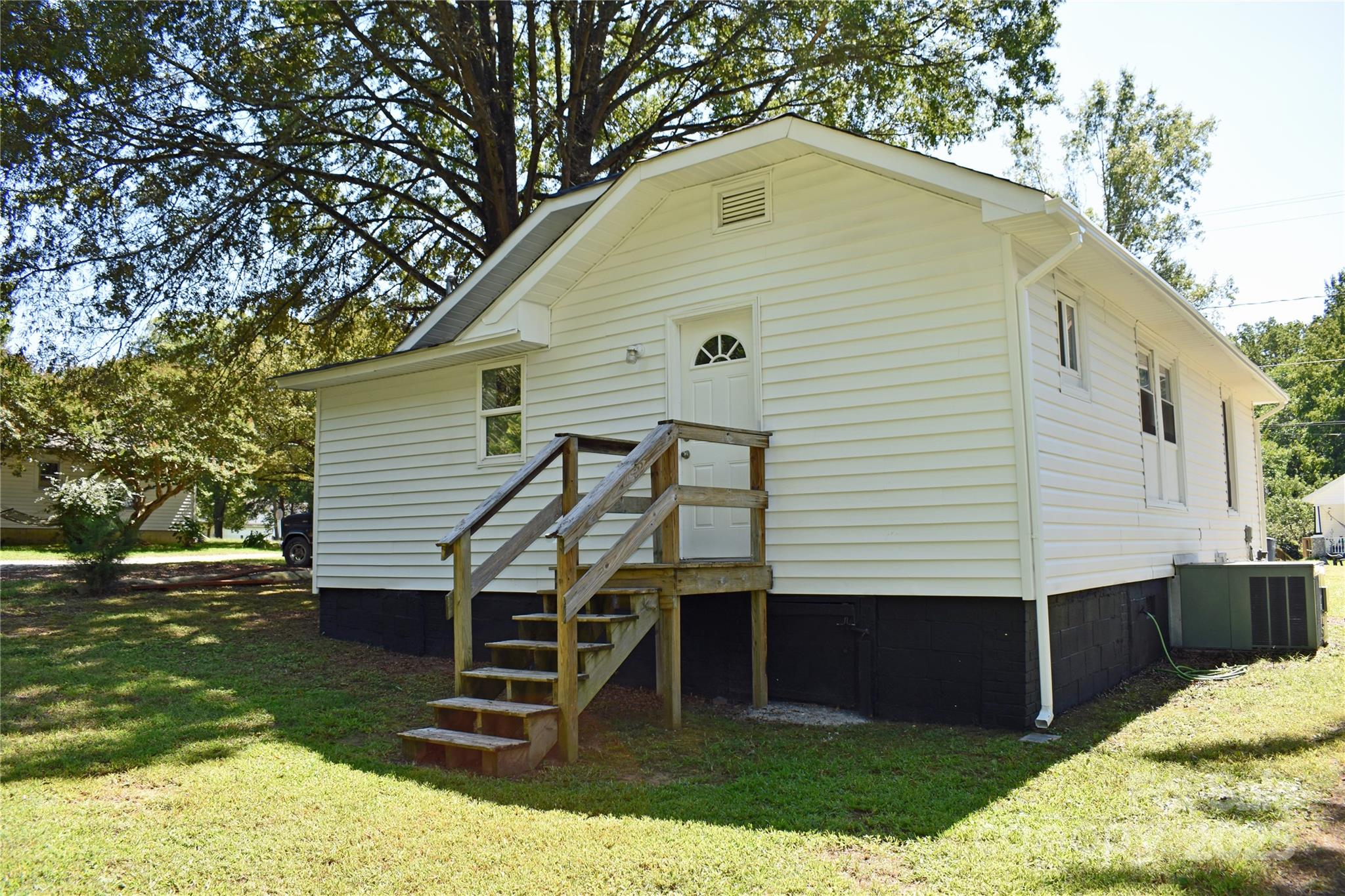 504 Locust Street Kannapolis, NC 28081 - Photo 3 of 35