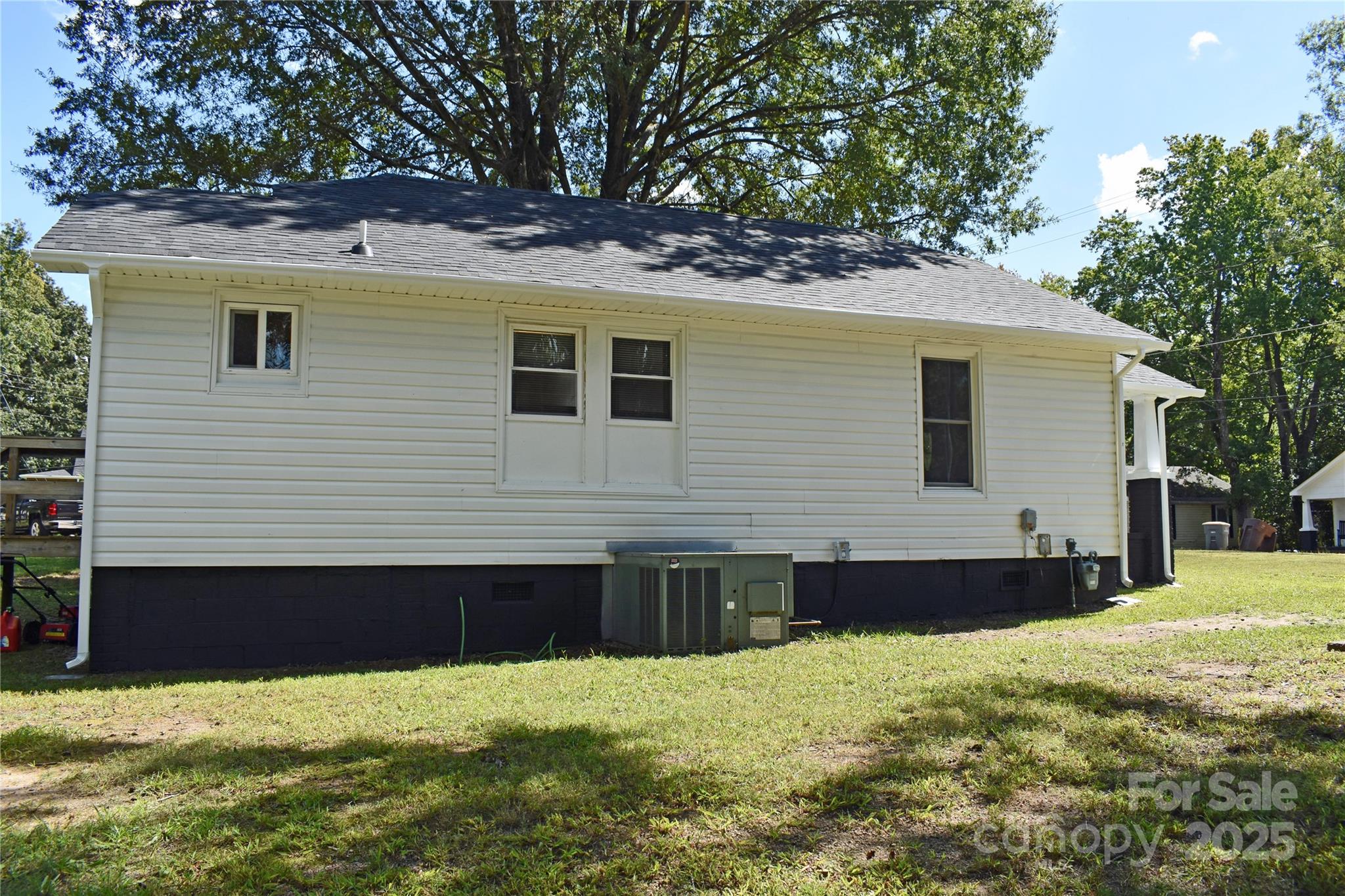 504 Locust Street Kannapolis, NC 28081 - Photo 4 of 35