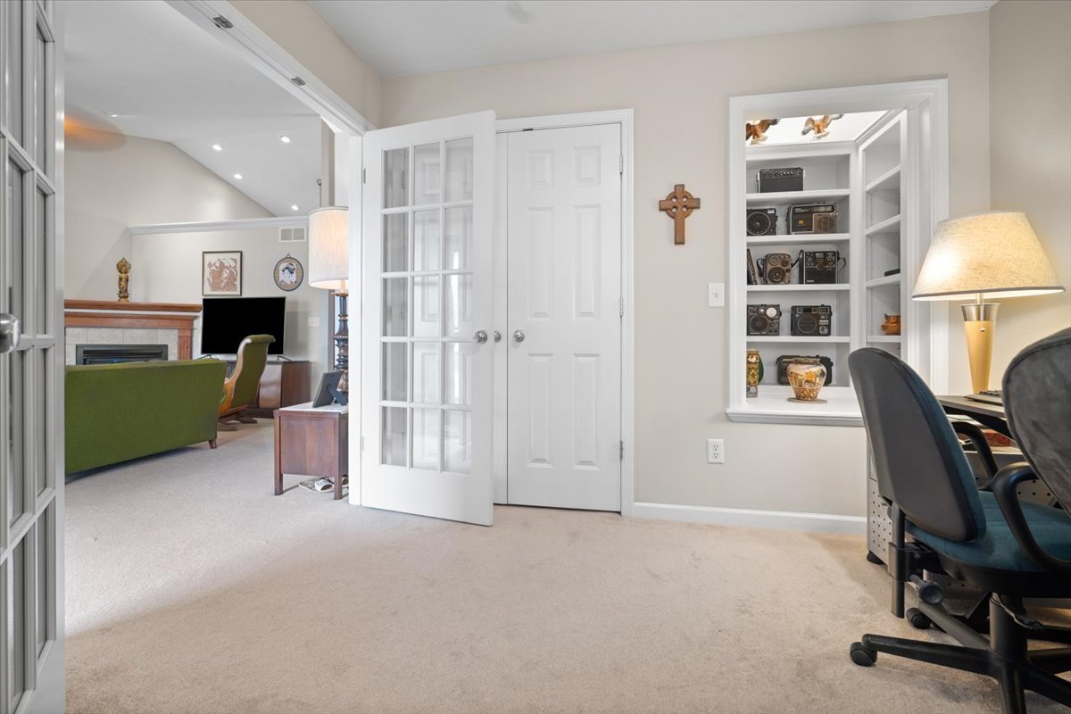 1600 Belclare Road Normal, IL 61761 - Photo 31 of 40 a view of a livingroom with furniture and a window