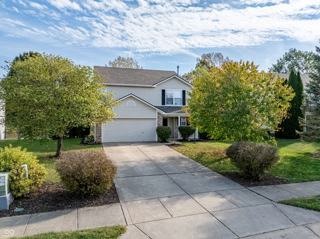 $264,000 | 477 Woodstream Drive, Greenfield, IN 46140