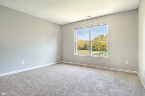 $262,000 | 477 Woodstream Drive, Greenfield, IN 46140