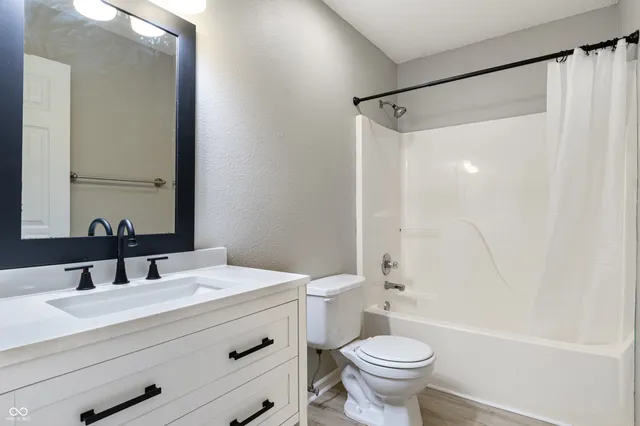 $264,000 | 477 Woodstream Drive, Greenfield, IN 46140