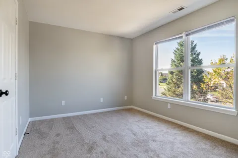 $262,000 | 477 Woodstream Drive, Greenfield, IN 46140