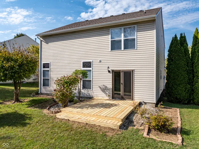 $264,000 | 477 Woodstream Drive, Greenfield, IN 46140