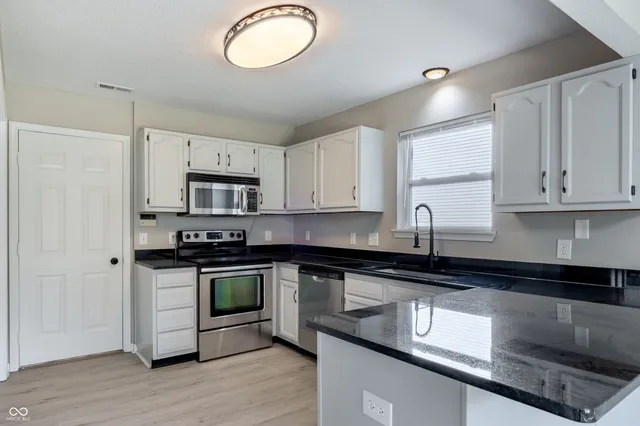 $264,000 | 477 Woodstream Drive, Greenfield, IN 46140