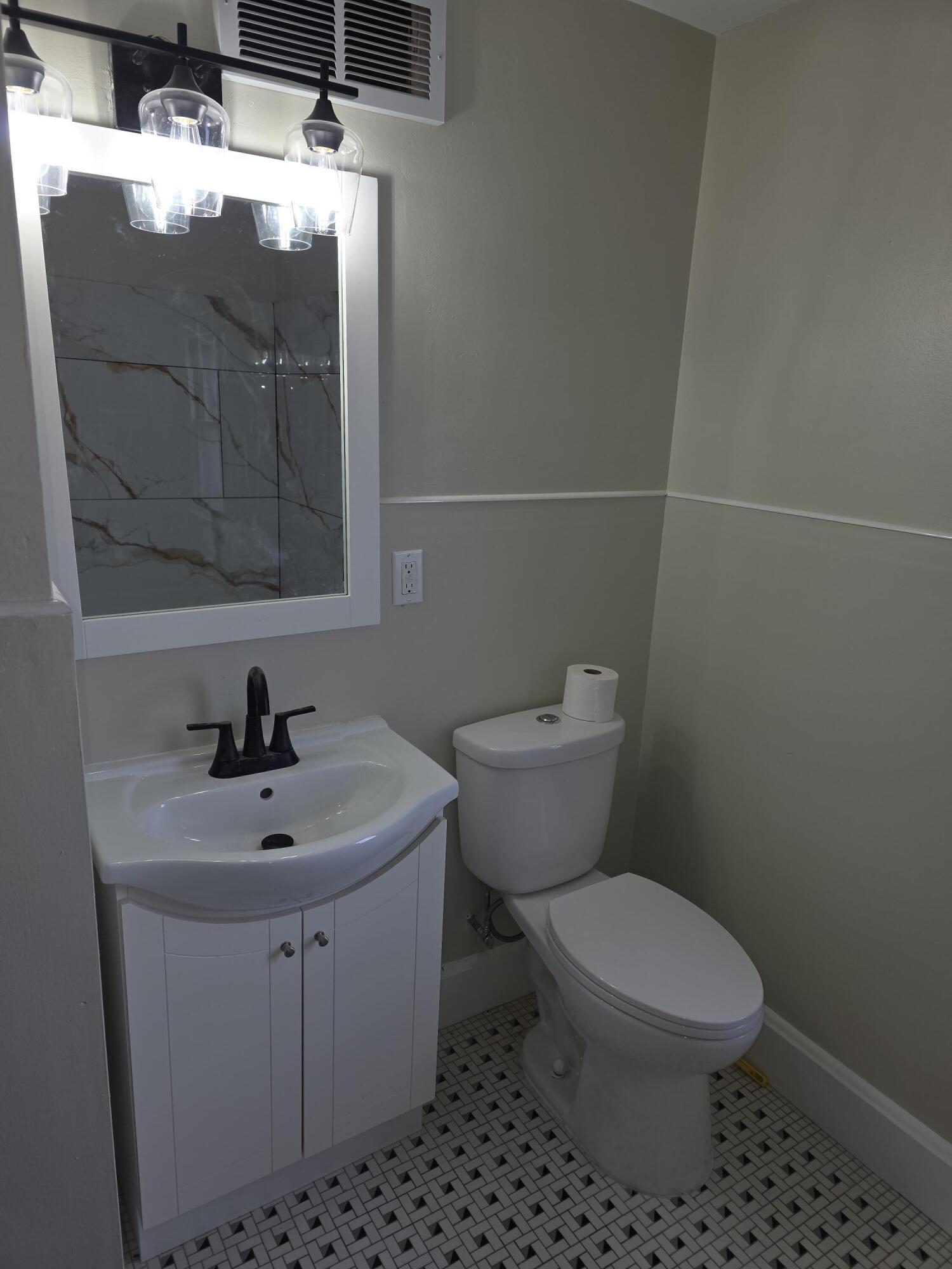 3530 North 55th Street Milwaukee, WI 53216 - Photo 21 of 26 2nd floor full bath