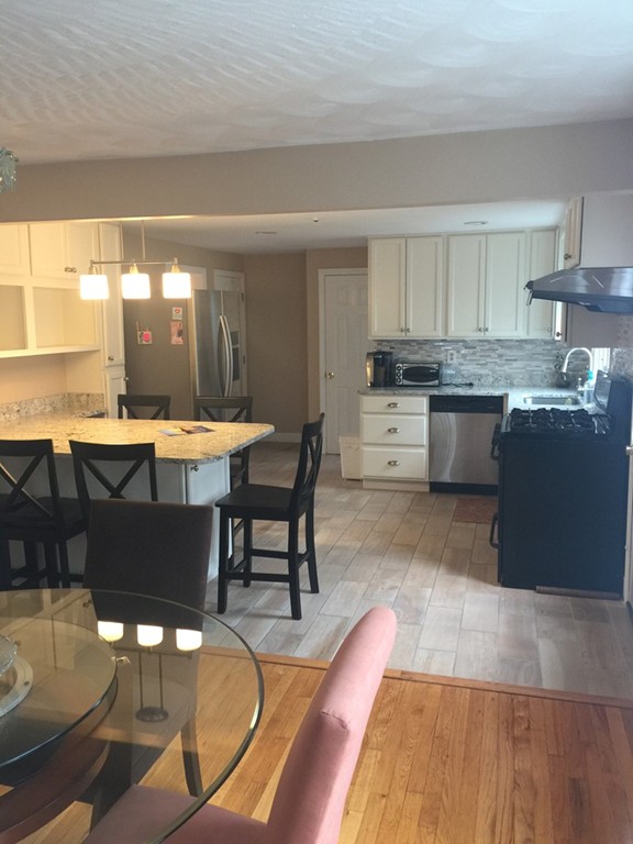 356 Quarry Street Quincy, MA 02169 - Photo 2 of 13