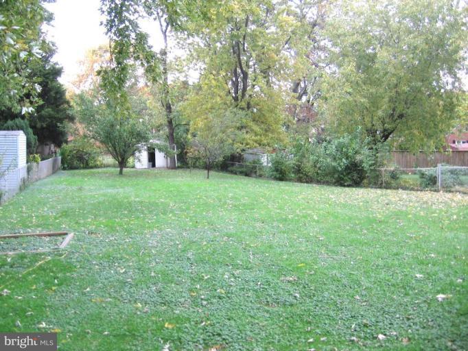 8500 Daytona Road Rosedale, MD 21237 - Photo 2 of 21 Back yard
