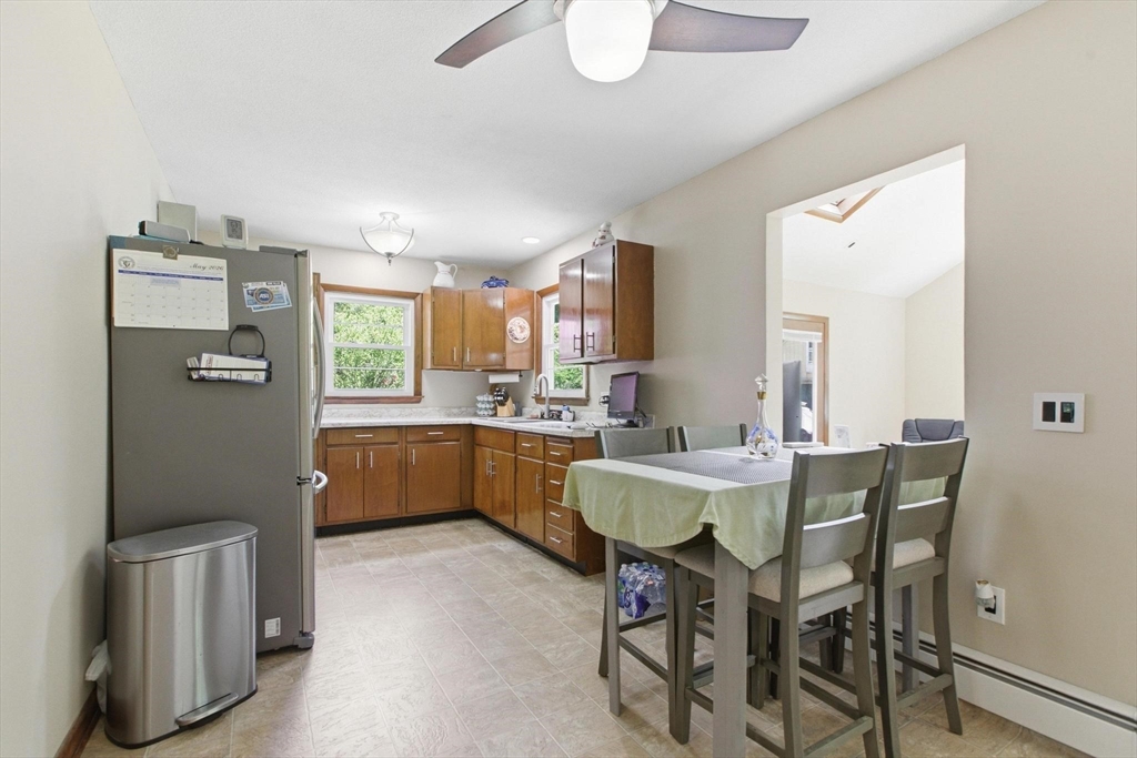 152 Lake Street Middleton, MA 01949 - Photo 11 of 33