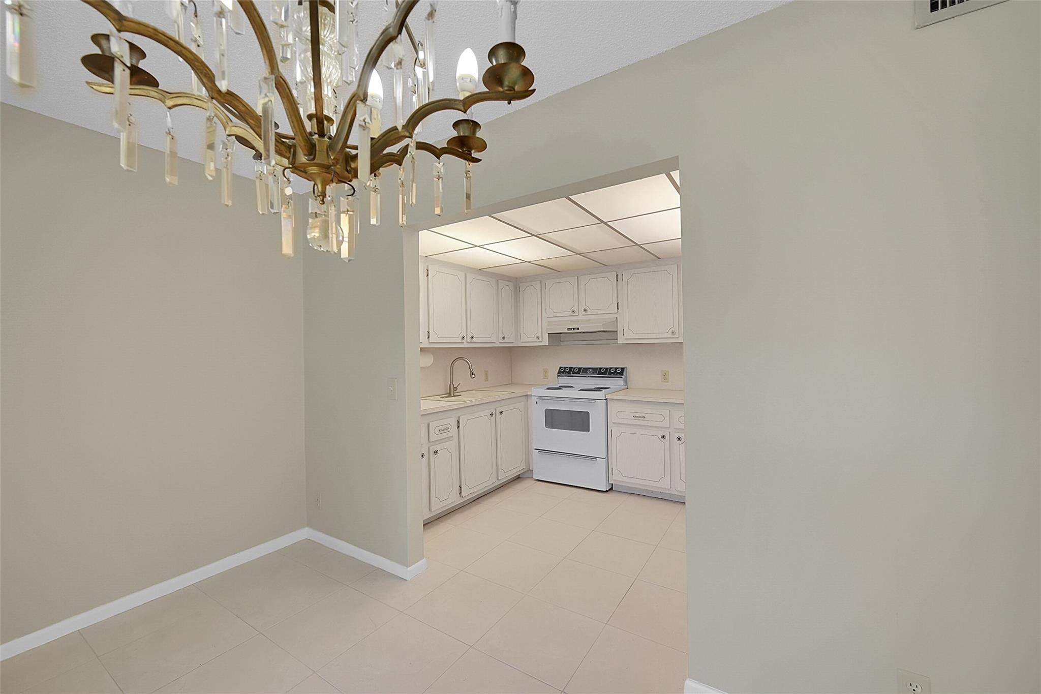 162 Dorset D, Unit 162 Boca Raton, FL 33434 - Photo 7 of 17 Photo 7