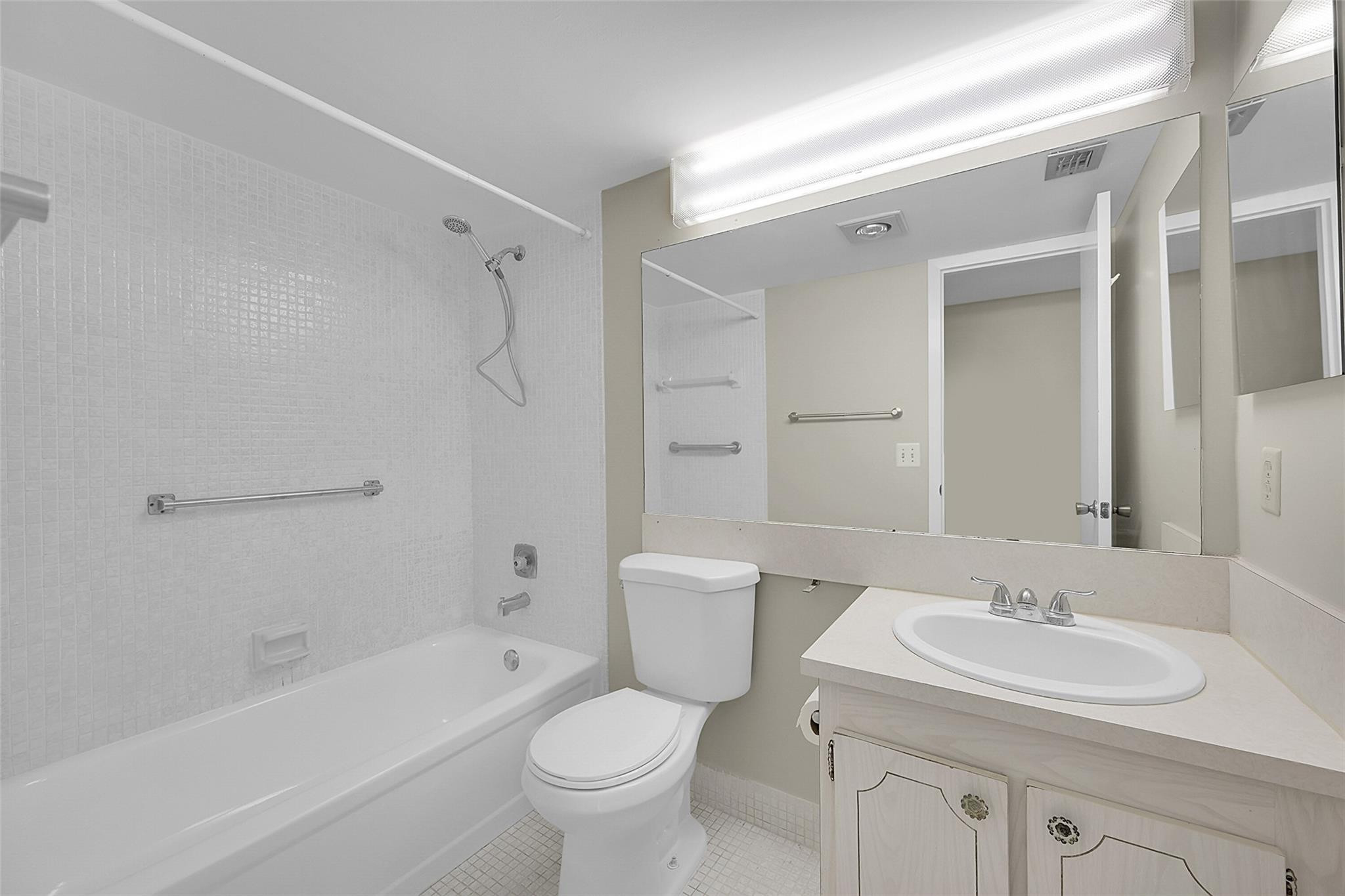 162 Dorset D, Unit 162 Boca Raton, FL 33434 - Photo 10 of 17 Photo 10