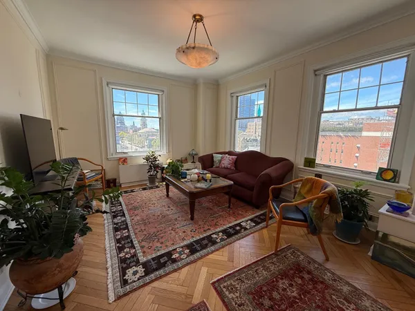 $1,795 | 925 East Wells Street, Unit 522, Milwaukee, WI 53202