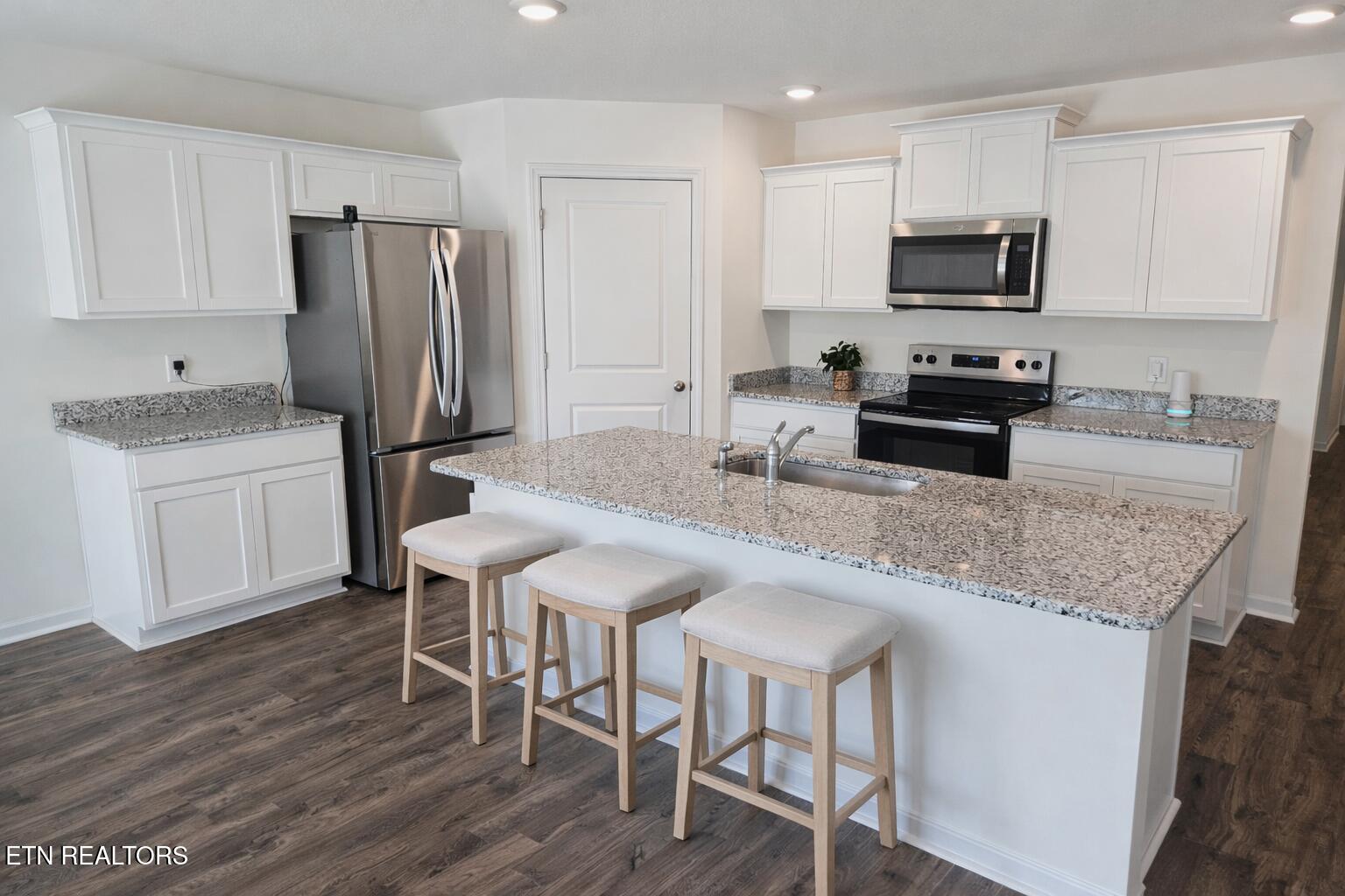 121 Walter Way Maynardville, TN 37807 - Photo 5 of 21 Modern kitchen with granite island
