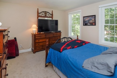 155 Mammoth Road Londonderry, NH 03053 - Photo 20 of 33