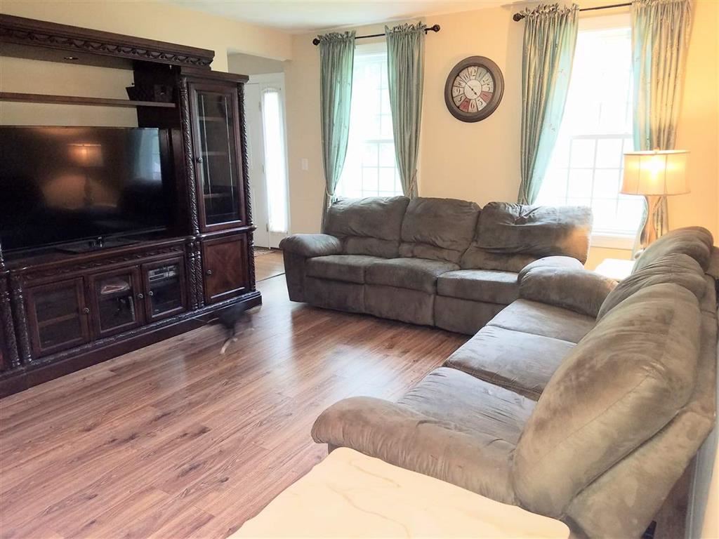 155 Mammoth Road Londonderry, NH 03053 - Photo 8 of 33