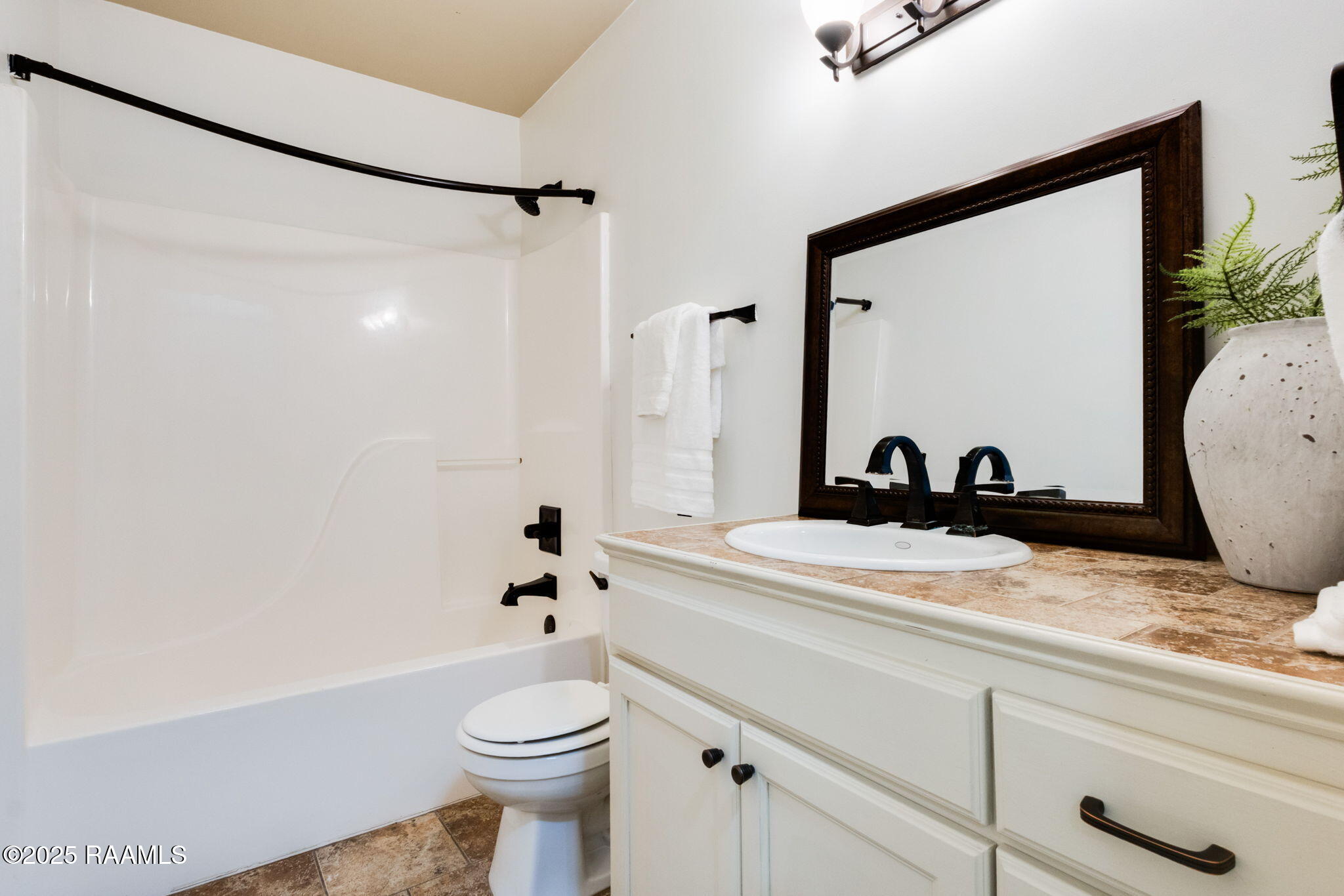 107 Conquest Road, Unit A Youngsville, LA 70592 - Photo 12 of 17 10-web-or-mls-107 Conquest Rd A-9