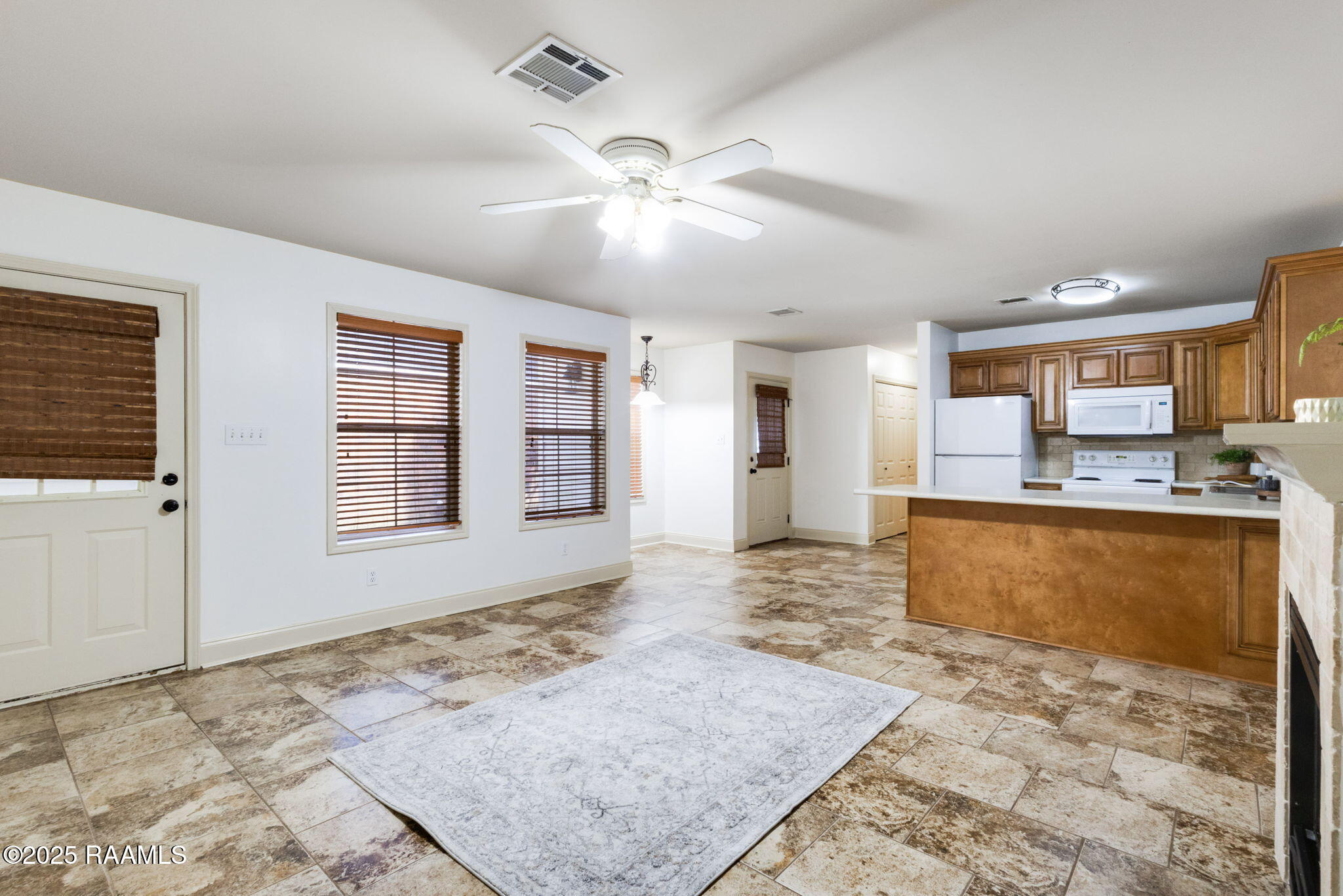 107 Conquest Road, Unit A Youngsville, LA 70592 - Photo 3 of 17 Appliances included