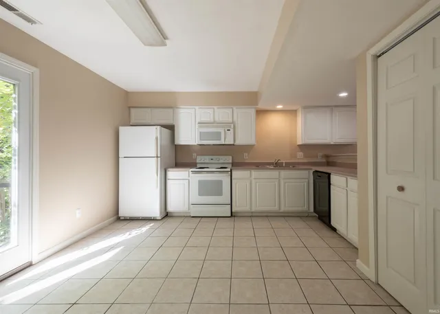 $1,450 | 3501 South Oaklawn Circle, Bloomington, IN 47401