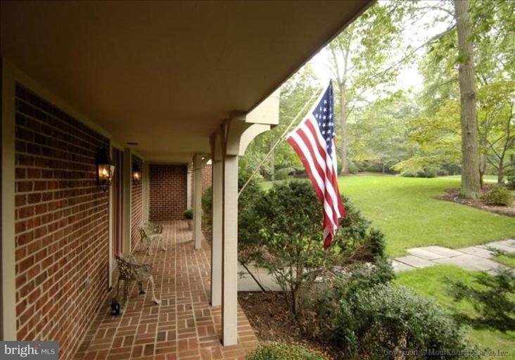 2318 Sawdust Road Vienna, VA 22181 - Photo 14 of 30 Porch