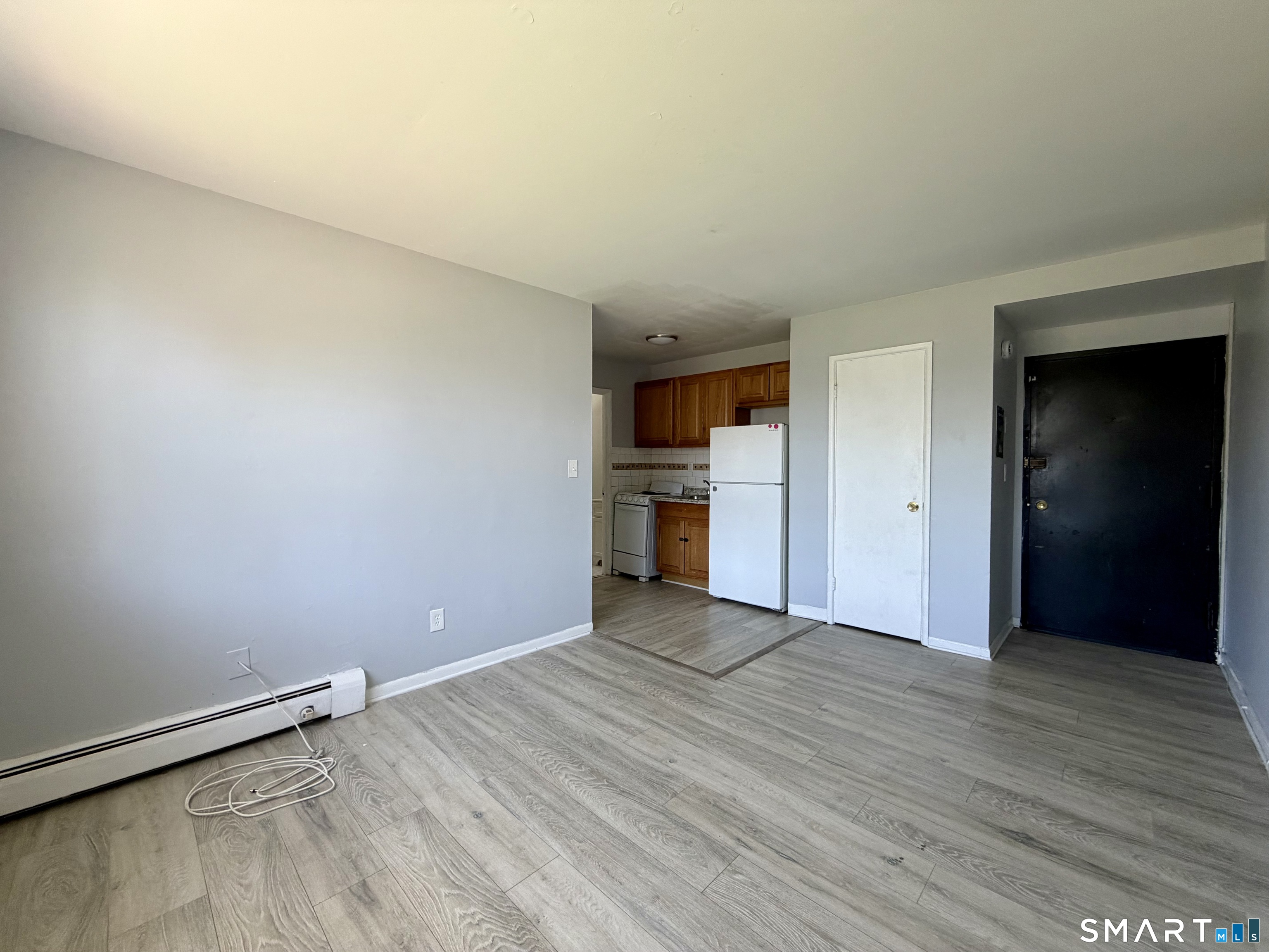 145 Cowles Street, Unit B7 Bridgeport, CT 06607 - Photo 3 of 8