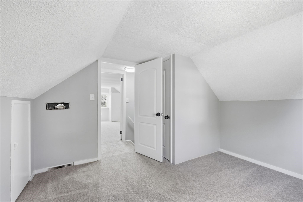 118 Surrey Road Springfield, MA 01118 - Photo 27 of 31