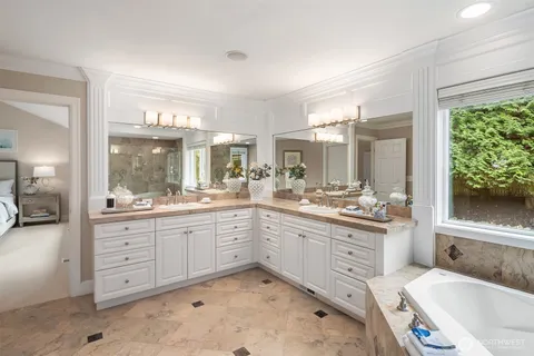 $4,680,000 | 9843 Northeast 25th Street, Bellevue, WA 98004