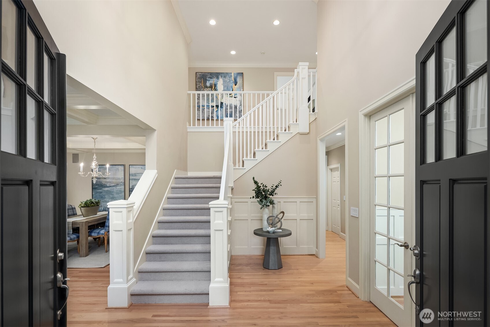 9843 Northeast 25th Street Bellevue, WA 98004 - Photo 2 of 19