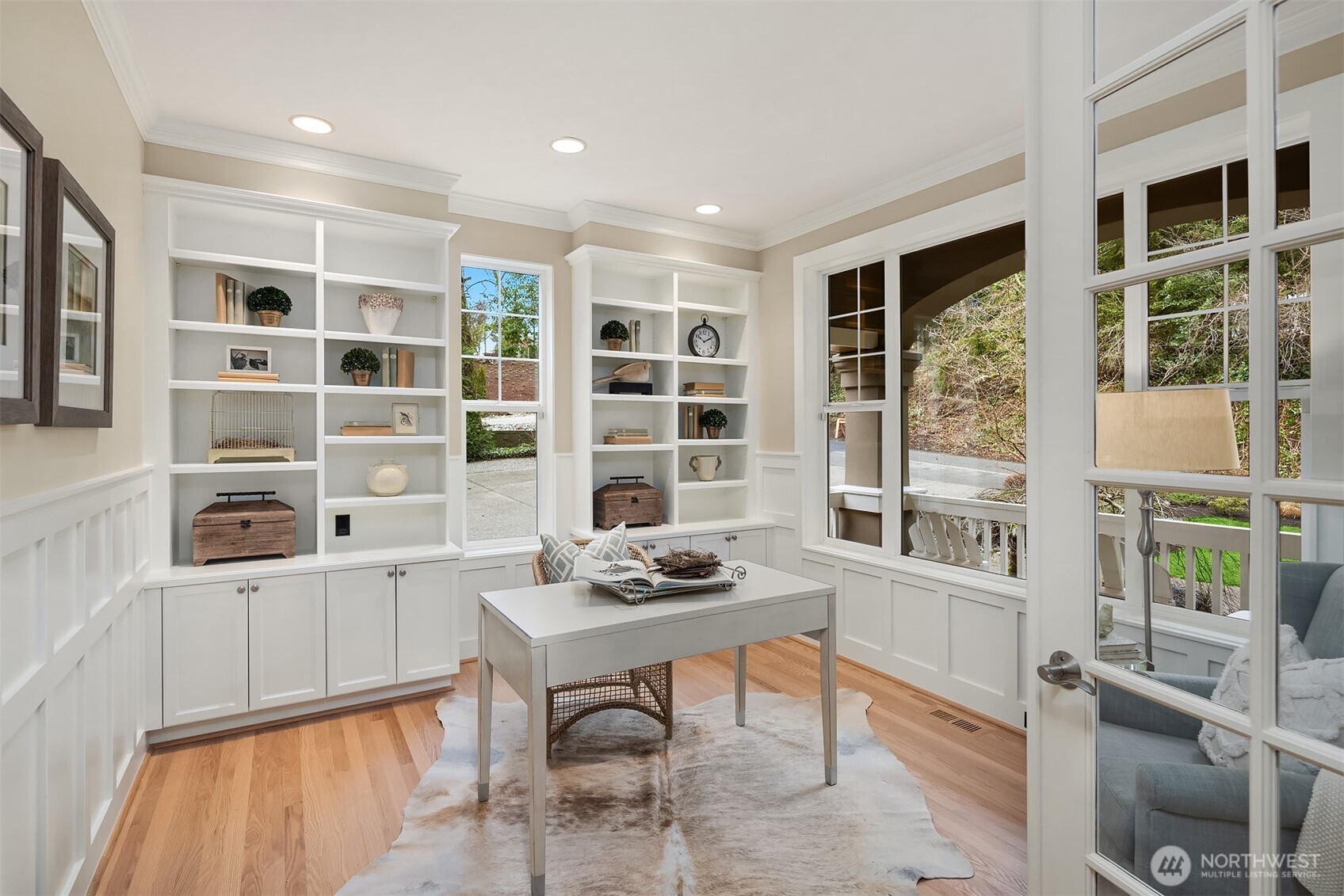 9843 Northeast 25th Street Bellevue, WA 98004 - Photo 3 of 19