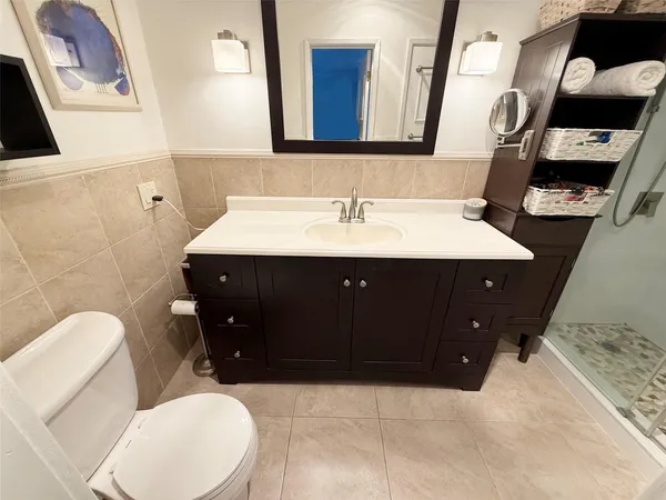 $2,400 | 1201 South Riverside Drive, Unit 207, Pompano Beach, FL 33062