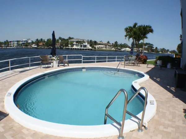 $2,400 | 1201 South Riverside Drive, Unit 207, Pompano Beach, FL 33062